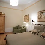 Residenza Le 6 A Affittacamere 4*