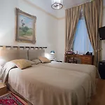 Residenza Le 6 A Affittacamere Trieste
