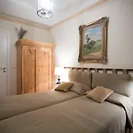 Residenza Le 6 A Affittacamere Trieste