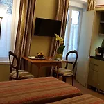 Residenza Le 6 A Affittacamere