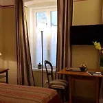 Residenza Le 6 A Affittacamere Trieste