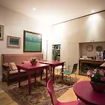 Residenza Le 6 A Affittacamere