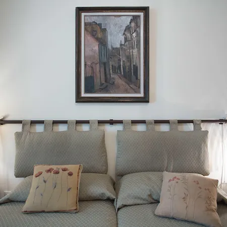 Residenza Le 6 A Guest house 4*