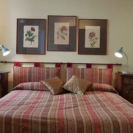 Residenza Le 6 A Guest house