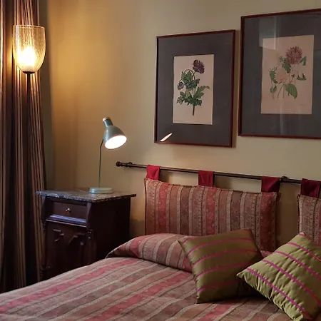 Residenza Le 6 A Guest house 4*