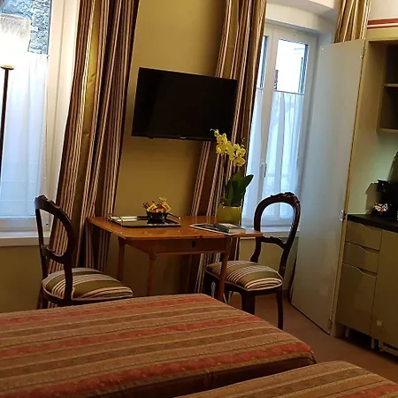 Residenza Le 6 A Affittacamere