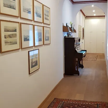 Residenza Le 6 A Guest house