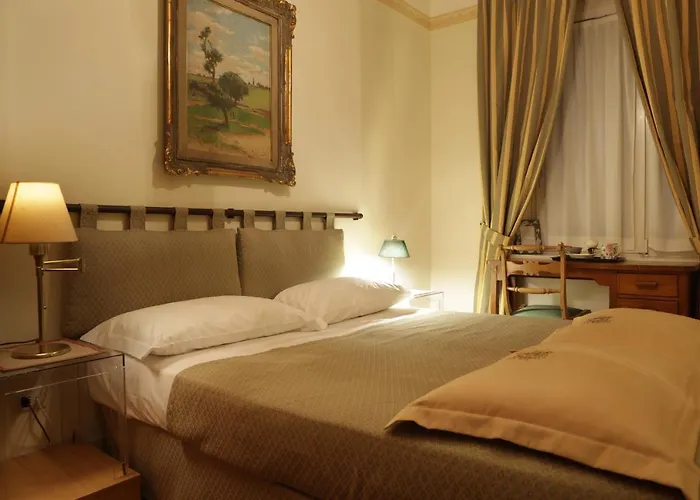 Residenza Le 6 A Πανσιόν 4*