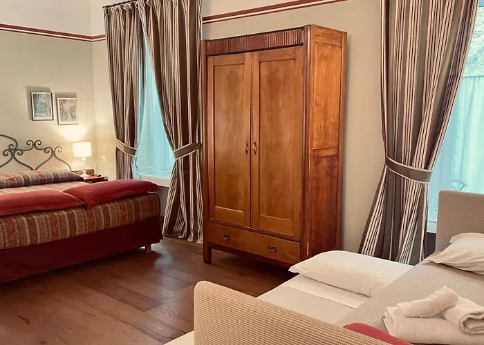 Residenza Le 6 A Πανσιόν 4*